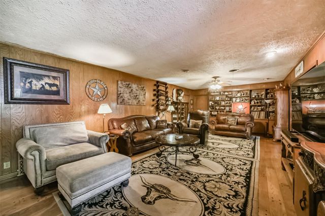 18519 Fm 2100 Road, Crosby, TX 77532