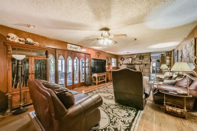 18519 Fm 2100 Road, Crosby, TX 77532