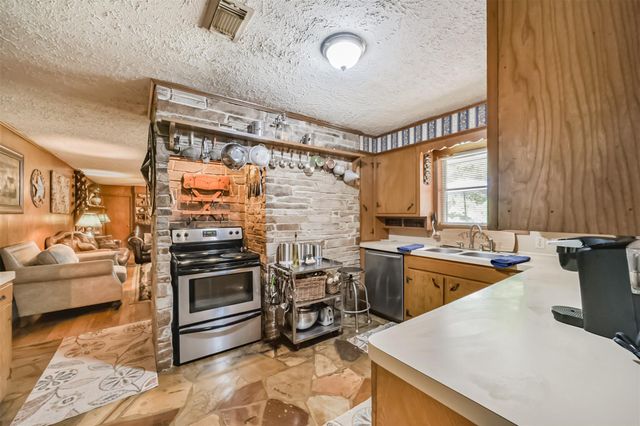 18519 Fm 2100 Road, Crosby, TX 77532
