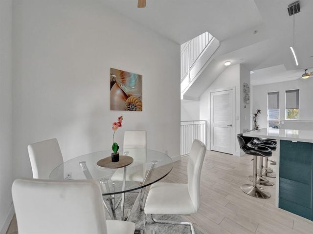 703 SE 16th Ct, Fort Lauderdale, FL 33316