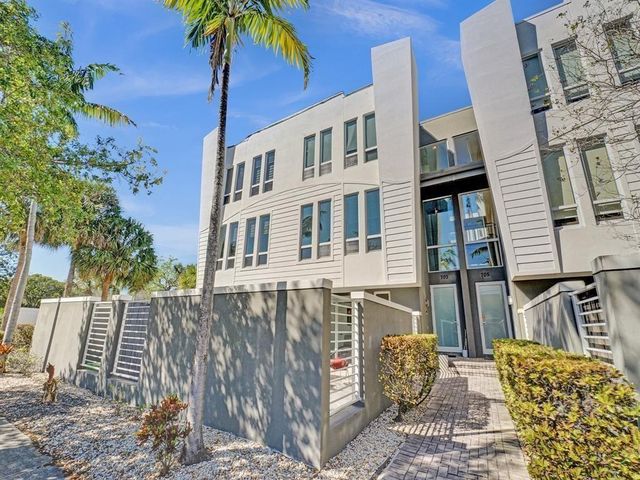 703 SE 16th Ct, Fort Lauderdale, FL 33316