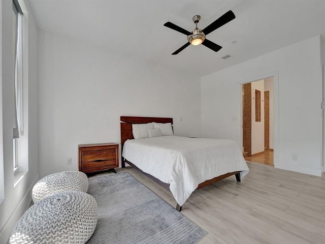 703 SE 16th Ct, Fort Lauderdale, FL 33316