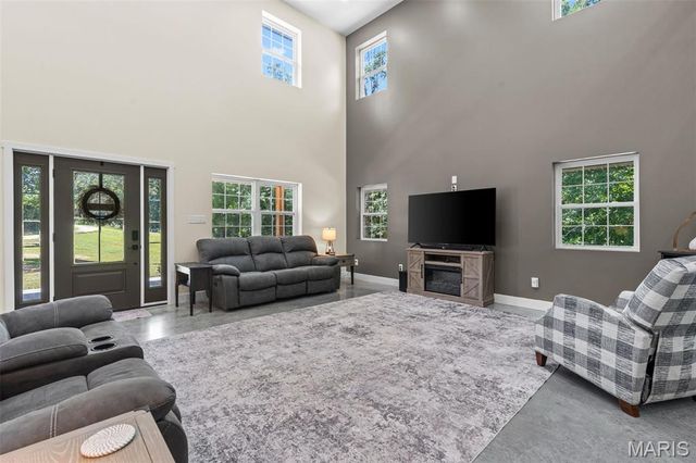 24120 Arlene Lane, Warrenton, MO 63383