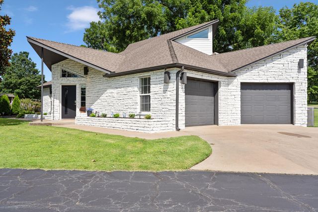 56901 E Walnut Drive, Afton, OK 74331