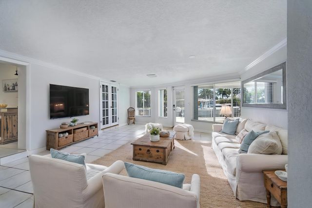 270 SE 3rd Avenue, Pompano Beach, FL 33060