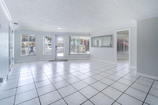 270 SE 3rd Avenue, Pompano Beach, FL 33060