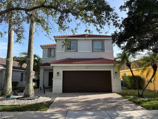 1362 Canary Island Dr, Weston, FL 33327