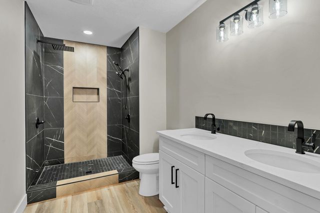 10270 SW Hidden Lane Rd, Augusta, KS 67010