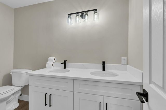 10270 SW Hidden Lane Rd, Augusta, KS 67010