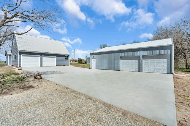 10270 SW Hidden Lane Rd, Augusta, KS 67010