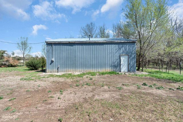 10270 SW Hidden Lane Rd, Augusta, KS 67010