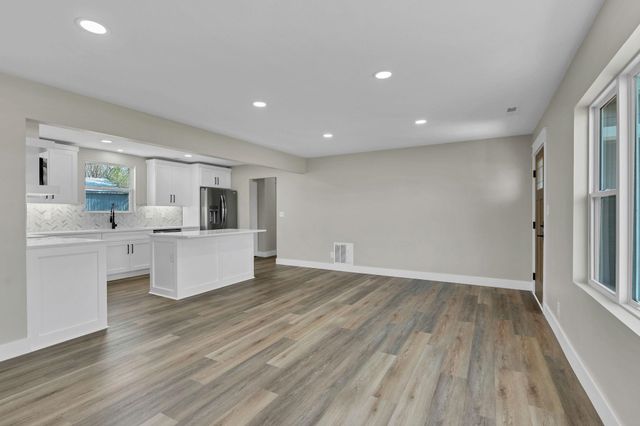 10270 SW Hidden Lane Rd, Augusta, KS 67010