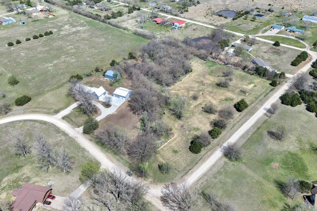 10270 SW Hidden Lane Rd, Augusta, KS 67010