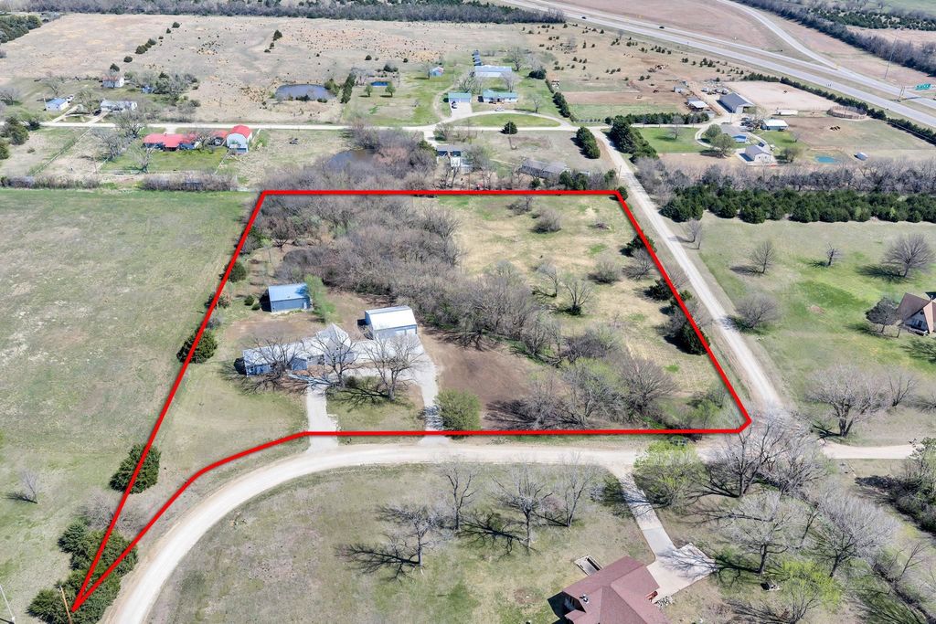 10270 SW Hidden Lane Rd, Augusta, KS 67010
