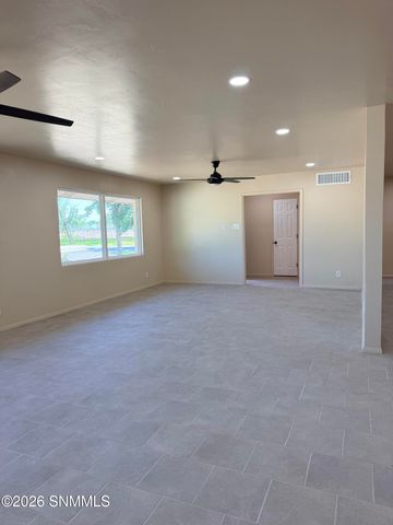 195 Hoagland Road, Las Cruces, NM 88005