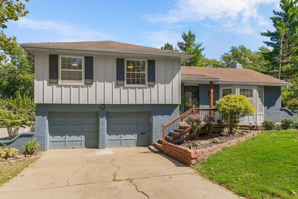 11107 Grand Avenue, Kansas City, MO 64114