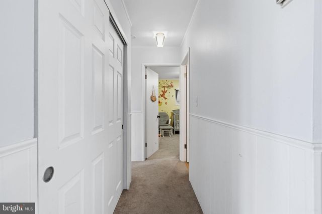28 ORCHARD LN, Levittown, PA 19055