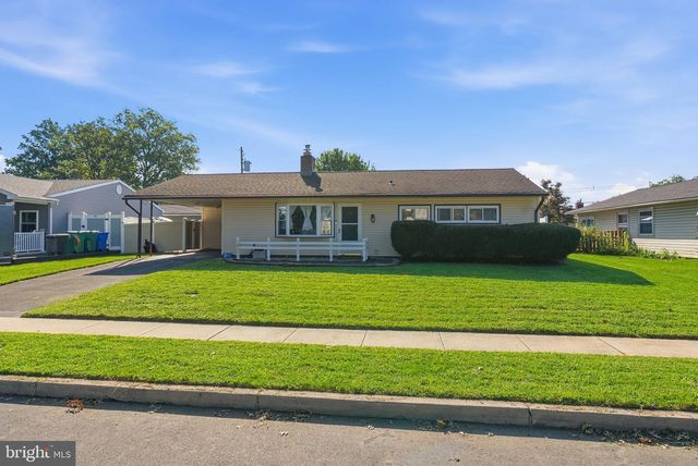 28 ORCHARD LN, Levittown, PA 19055