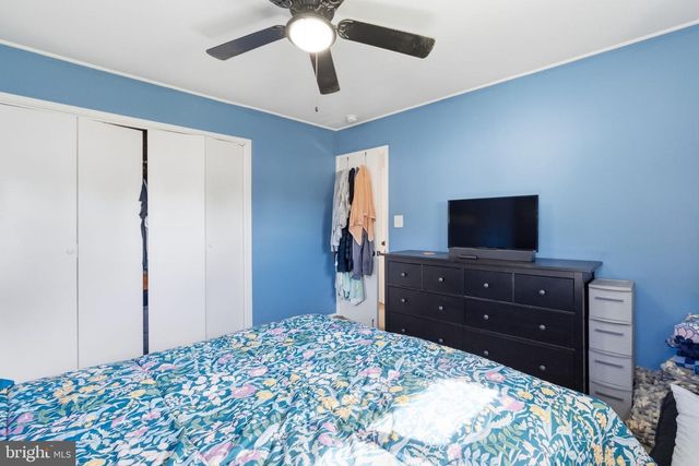 28 ORCHARD LN, Levittown, PA 19055