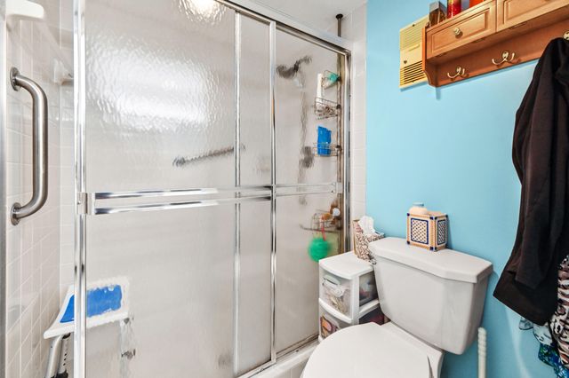 4725 LUCERNE LAKES Boulevard E 202, Lake Worth, FL 33467