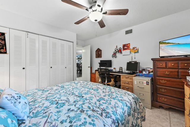 4725 LUCERNE LAKES Boulevard E 202, Lake Worth, FL 33467