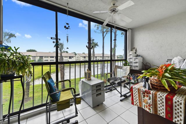 4725 LUCERNE LAKES Boulevard E 202, Lake Worth, FL 33467