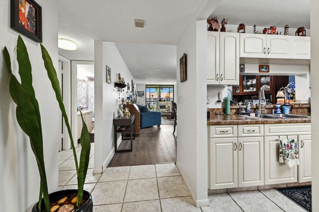 4725 LUCERNE LAKES Boulevard E 202, Lake Worth, FL 33467