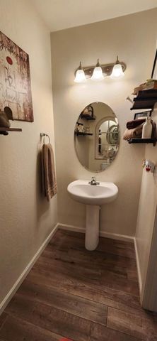 2351 Avenue 396, Kingsburg, CA 93631