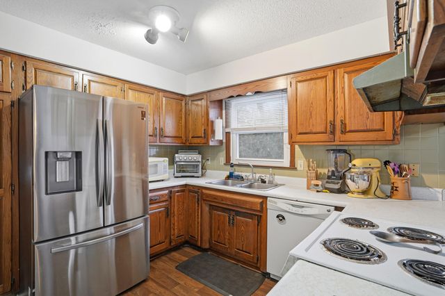 1905 NEWTON DR, Columbia, MO 65202