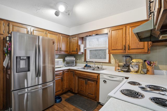 1905 NEWTON DR, Columbia, MO 65202