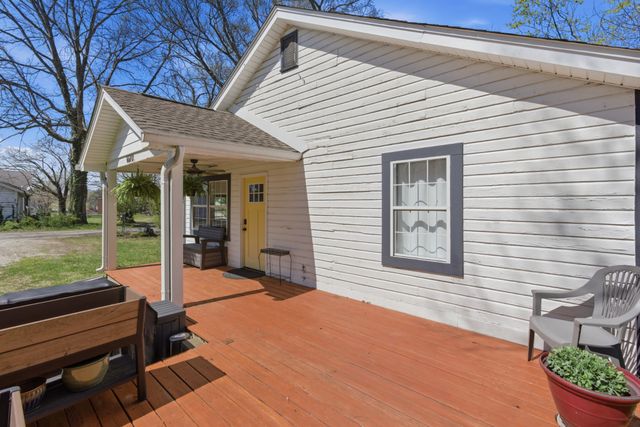 1610 Blocker Cir, Columbia, TN 38401