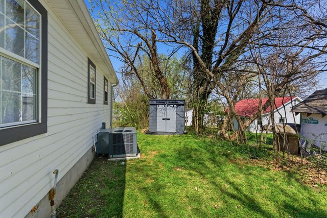 1610 Blocker Cir, Columbia, TN 38401