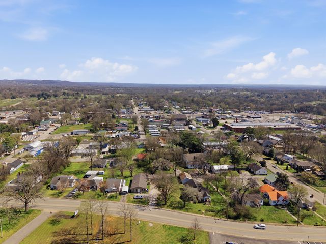 1610 Blocker Cir, Columbia, TN 38401