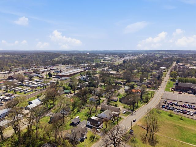 1610 Blocker Cir, Columbia, TN 38401