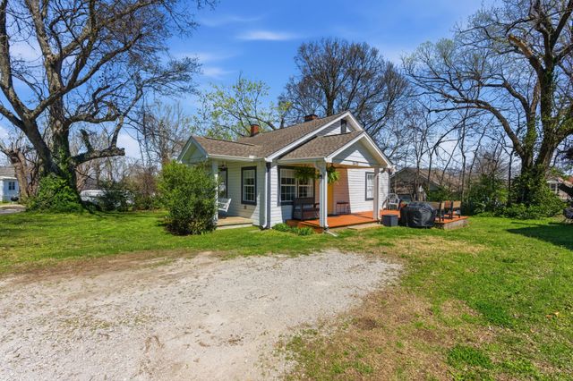 1610 Blocker Cir, Columbia, TN 38401