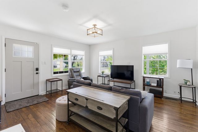 1610 Blocker Cir, Columbia, TN 38401