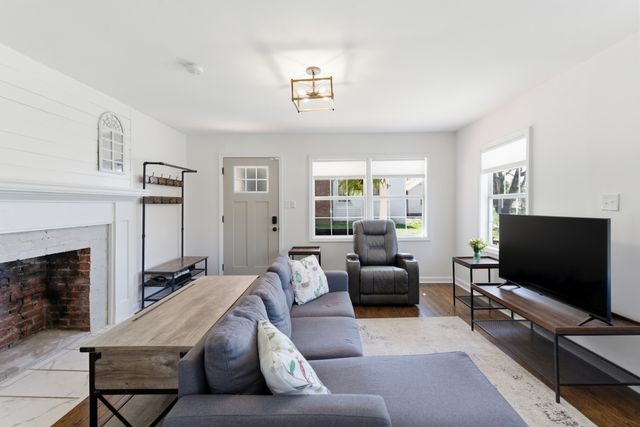 1610 Blocker Cir, Columbia, TN 38401