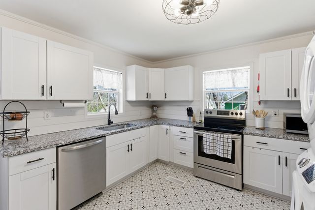 1610 Blocker Cir, Columbia, TN 38401