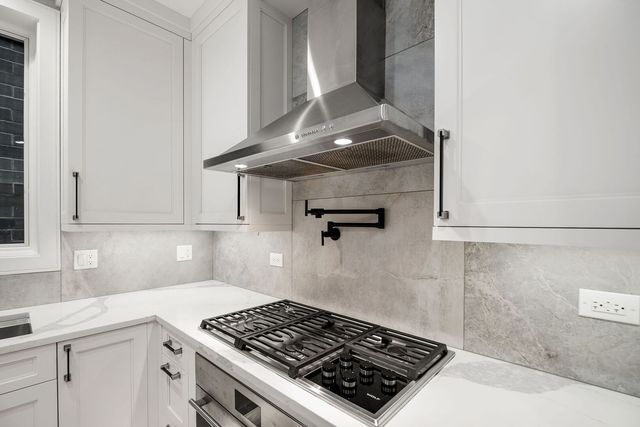 2209 W Belmont Avenue 2, Chicago, IL 60618