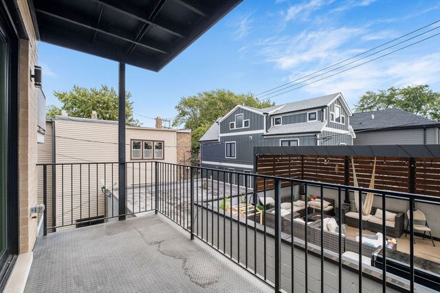2209 W Belmont Avenue 2, Chicago, IL 60618
