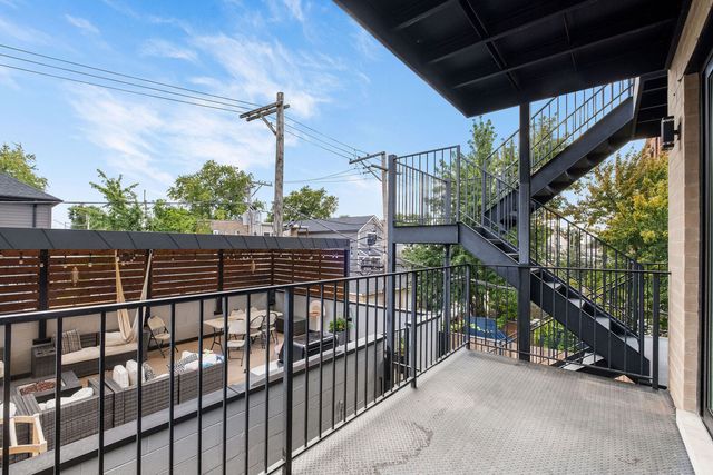 2209 W Belmont Avenue 2, Chicago, IL 60618