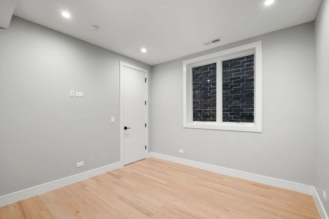 2209 W Belmont Avenue 2, Chicago, IL 60618