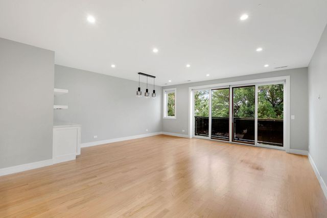 2209 W Belmont Avenue 2, Chicago, IL 60618