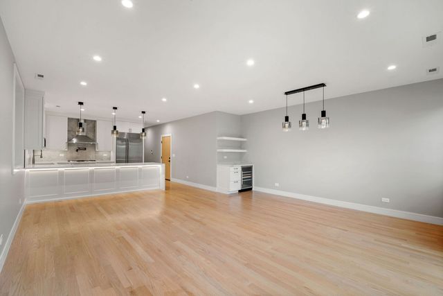 2209 W Belmont Avenue 2, Chicago, IL 60618