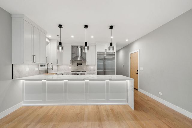2209 W Belmont Avenue 2, Chicago, IL 60618