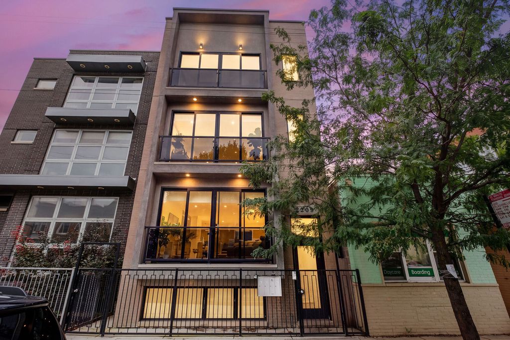2209 W Belmont Avenue 2, Chicago, IL 60618