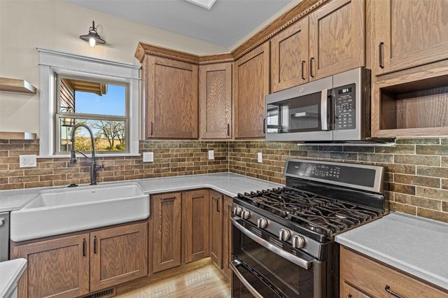 2357 Oak Lane Court SW, Iowa City, IA 52240