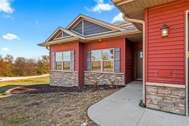 2357 Oak Lane Court SW, Iowa City, IA 52240