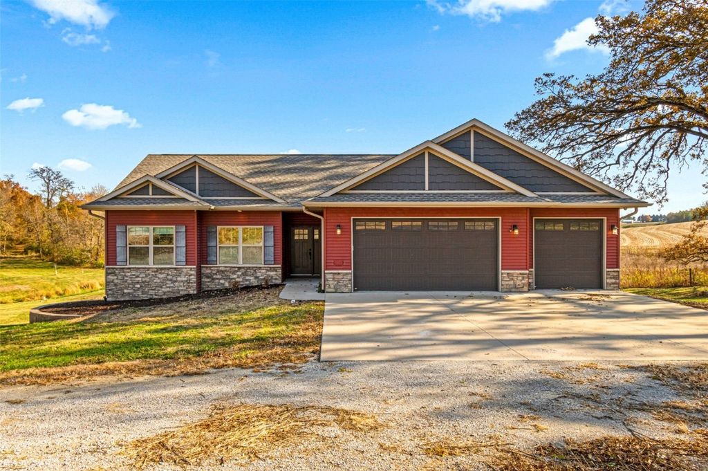 2357 Oak Lane Court SW, Iowa City, IA 52240