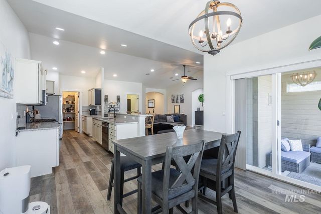 1332 W Raelin Dr, Nampa, ID 83686